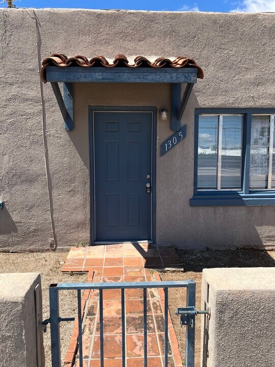 1305 N Columbus Blvd in Tucson, AZ - Building Photo
