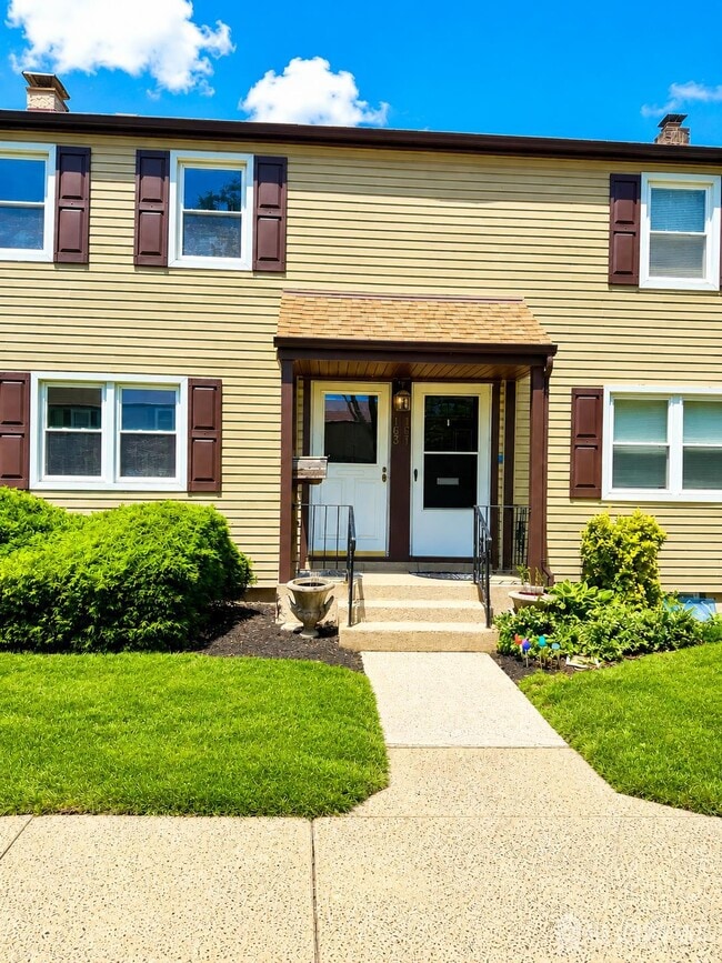 163 Rose St