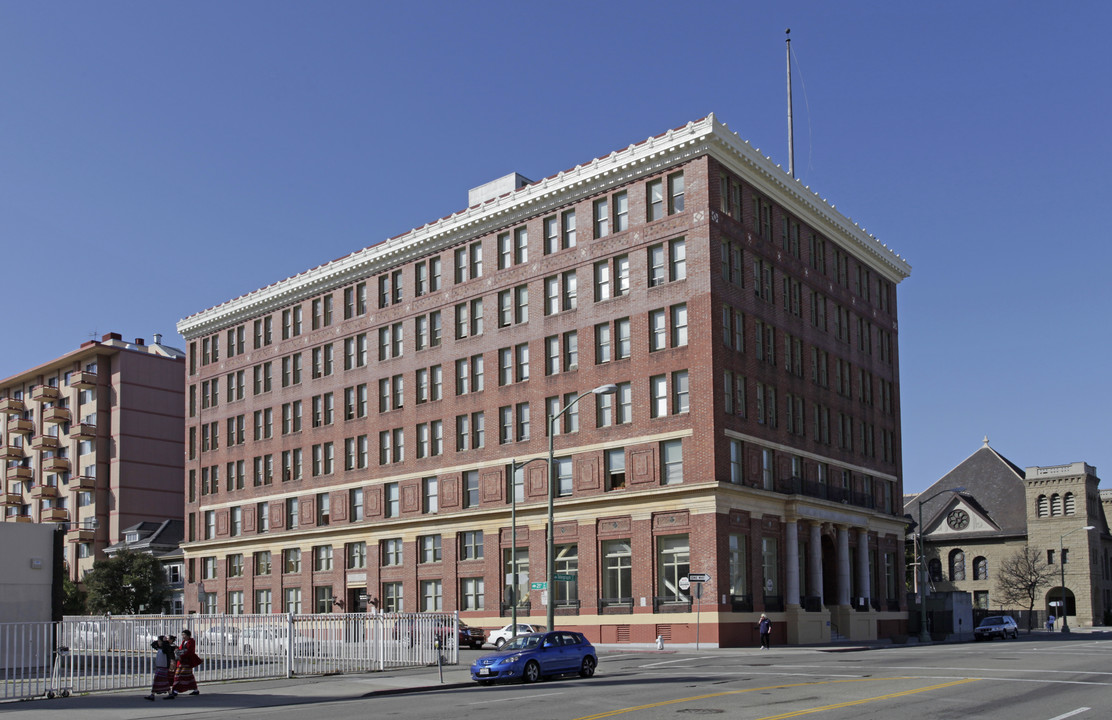 Hamilton Apartments in Oakland, CA - Foto de edificio