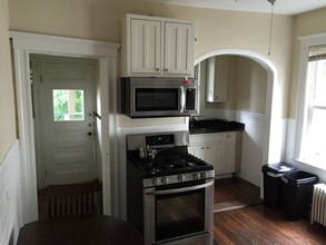260 Boston Ave, Unit 001 in Medford, MA - Building Photo - Building Photo