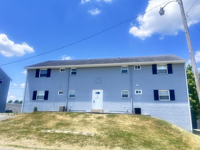 115 Hedrick Rd in Scott Depot, WV - Foto de edificio