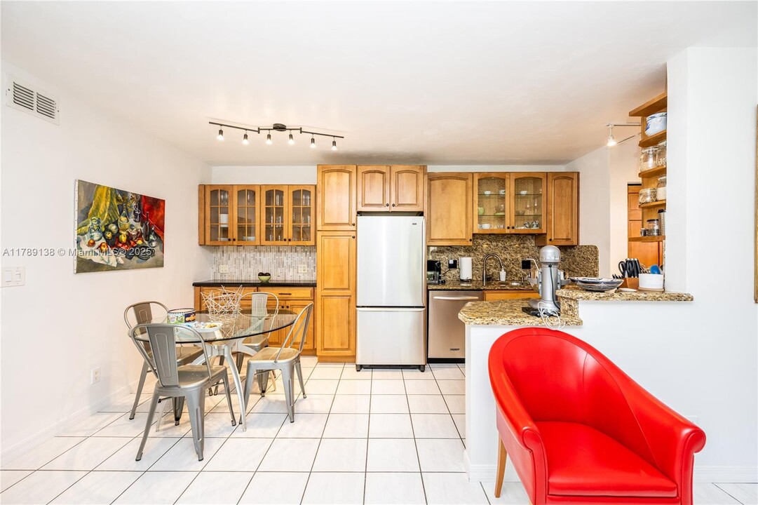 677 Trace Cir in Deerfield Beach, FL - Building Photo