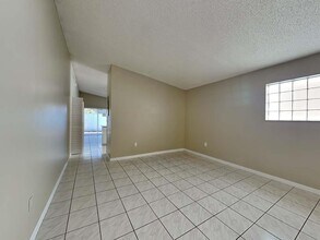 3568 W 72nd St in Hialeah, FL - Building Photo - Building Photo