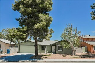 3542 Bronco Rd in Las Vegas, NV - Foto de edificio - Building Photo