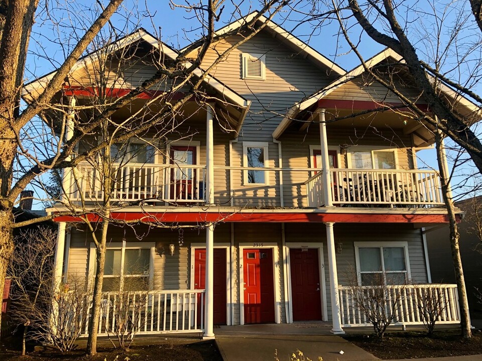 2315 N Lombard St in Portland, OR - Building Photo