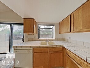5922 Shadow Park Dr in Reno, NV - Building Photo - Building Photo