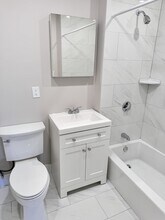37 Brookline St, Unit 12 in Cambridge, MA - Foto de edificio - Building Photo
