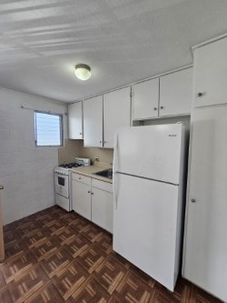 2064 Young St in Honolulu, HI - Building Photo - Building Photo