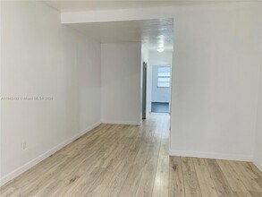693 NE 86th St-Unit -2 in Miami, FL - Building Photo - Building Photo