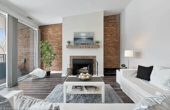 6018 E Lake Dr in Lisle, IL - Building Photo - Building Photo