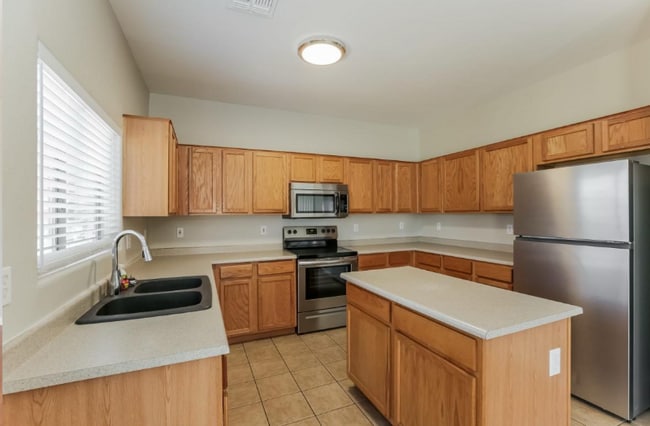 6252 S 15th Dr in Phoenix, AZ - Building Photo - Building Photo