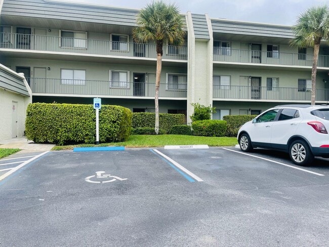 4080 Tivoli Ct in Greenacres, FL - Building Photo - Building Photo