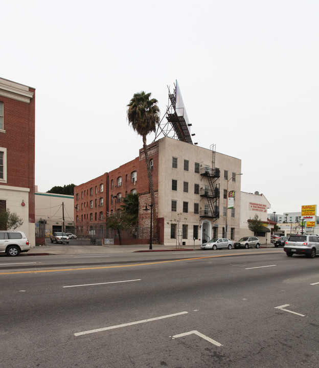 Mount Vernon in Los Angeles, CA - Foto de edificio