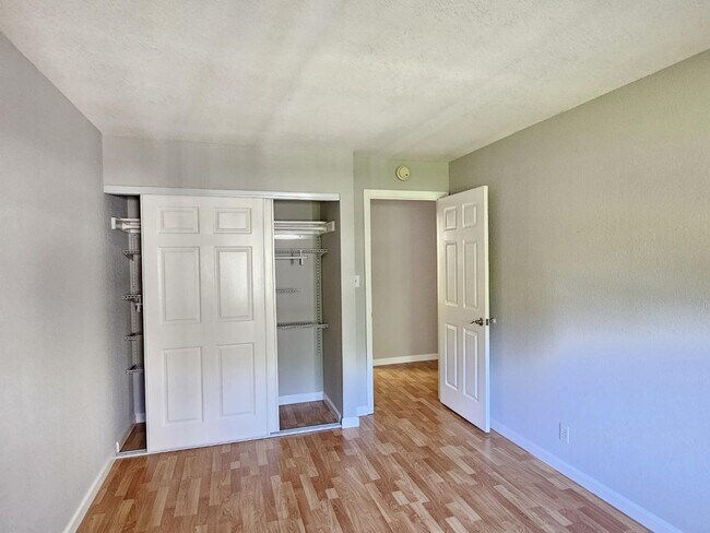 1191 Compass Ln in Foster City, CA - Foto de edificio - Building Photo