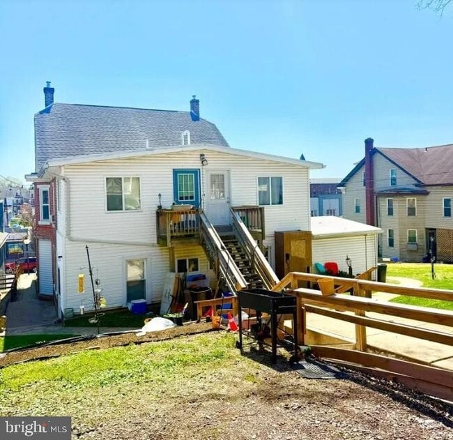 327 Main St in Royersford, PA - Building Photo - Building Photo
