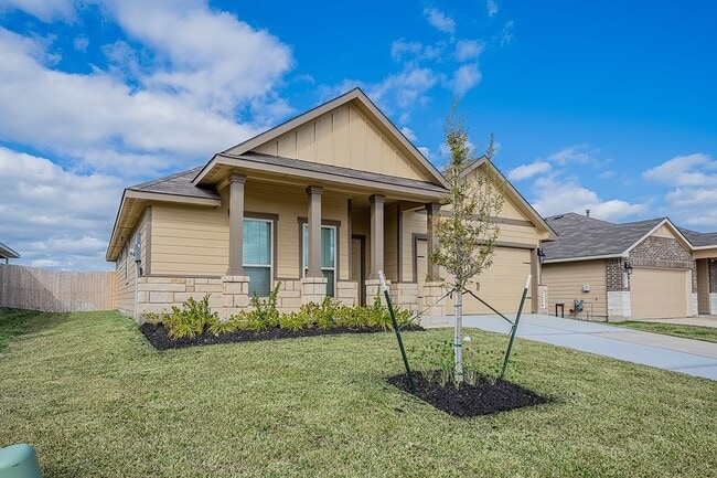 1014 Davy St in Brenham, TX - Building Photo - Building Photo