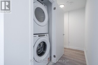 1007 The Queensway in Toronto, ON - Building Photo - Building Photo