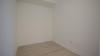 20-2420 Soudan Ave in Toronto, ON - Building Photo - Building Photo