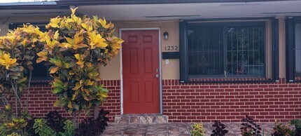 1232 NE 136th Terrace in North Miami, FL - Building Photo - Building Photo