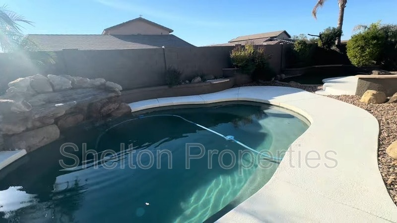 8497 W Buckhorn Trail in Peoria, AZ - Foto de edificio