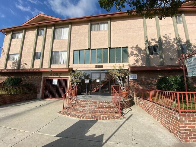 4037c in Hawthorne, CA - Foto de edificio - Building Photo