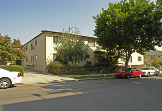 1160 N Ogden Dr in Los Angeles, CA - Building Photo - Building Photo