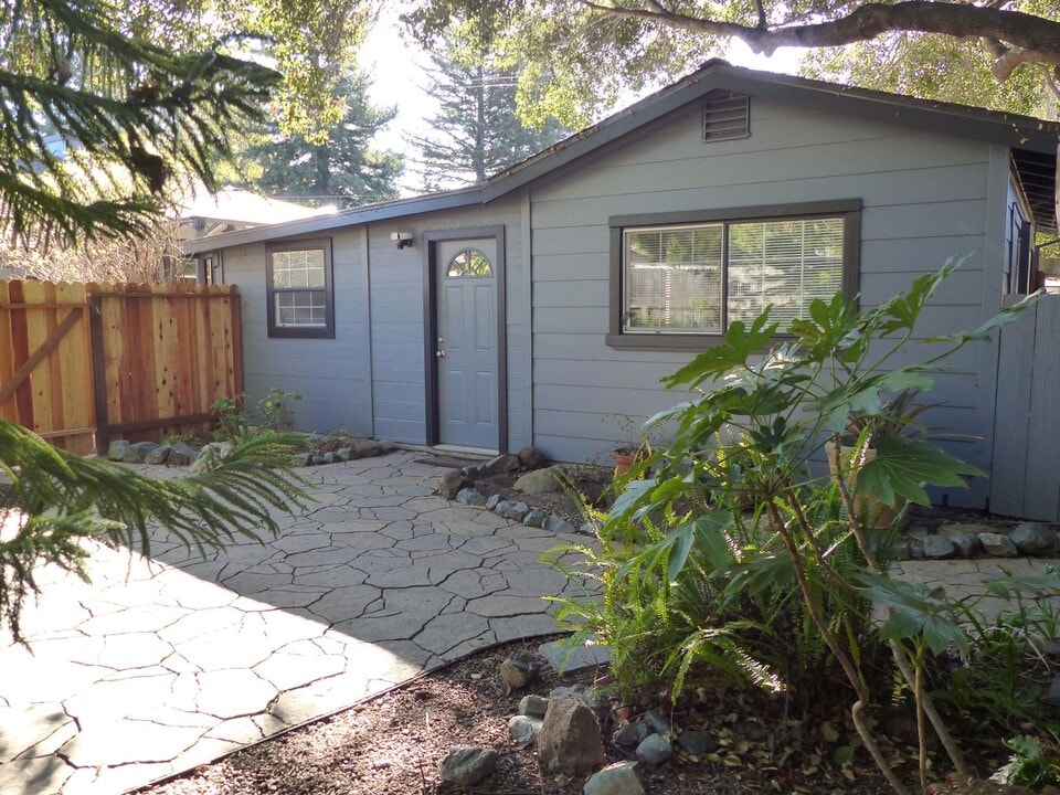 301 Monroe St in Napa, CA - Building Photo