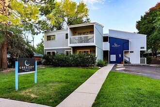 Crescent Apartments in Wheat Ridge, CO - Foto de edificio - Building Photo