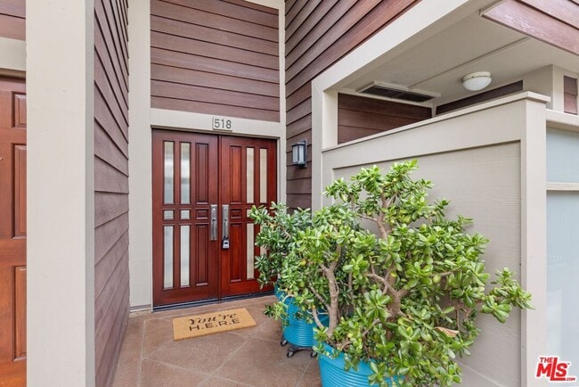 property at 3950 Vía Dolce