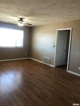 1326 E 38th St in Davenport, IA - Foto de edificio - Building Photo