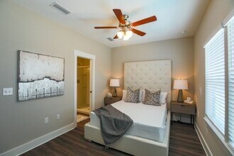 238 N Sand Palm Rd in Freeport, FL - Foto de edificio - Building Photo