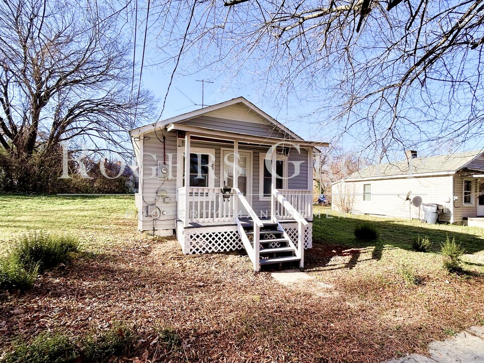 625 Breckenridge St in Henderson, NC - Building Photo