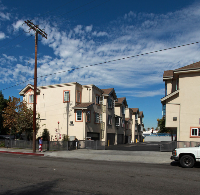 1403 Connecticut St in Los Angeles, CA - Foto de edificio - Building Photo