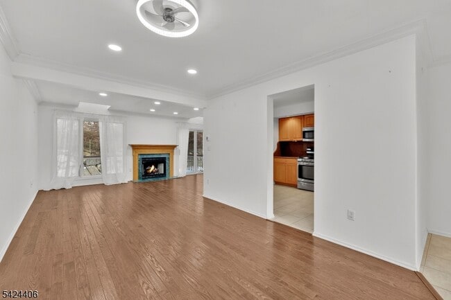 property at 48 Edgefield Dr