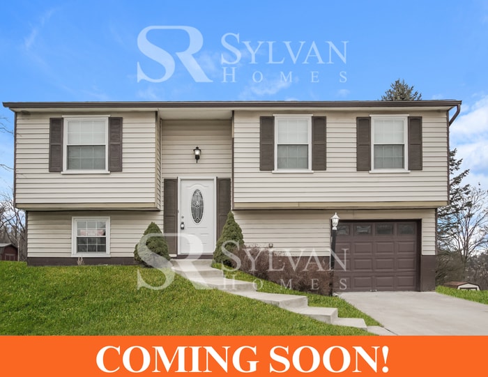 3163 Bradbury Dr in Aliquippa, PA - Building Photo