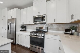229 Aaron Truehart Wy in Ewing Township, NJ - Building Photo - Building Photo