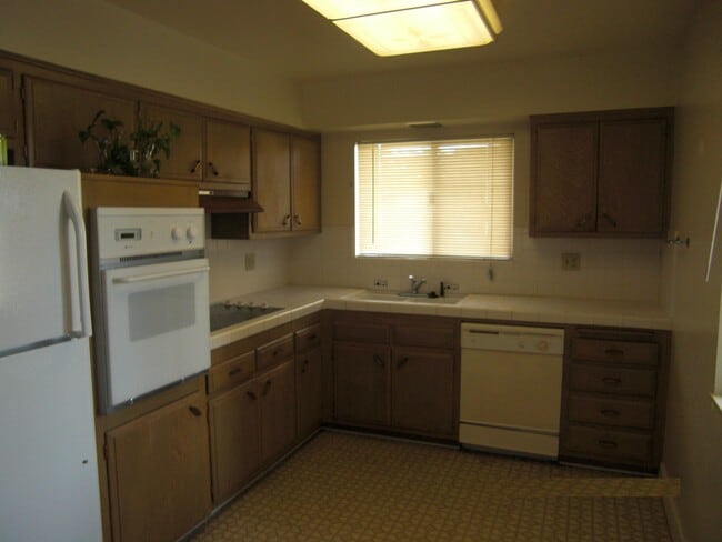 28071 Pebble Beach Dr in Menifee, CA - Building Photo - Building Photo