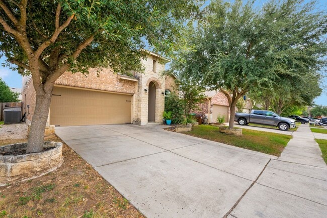 6726 Indian Lodge in San Antonio, TX - Building Photo - Building Photo