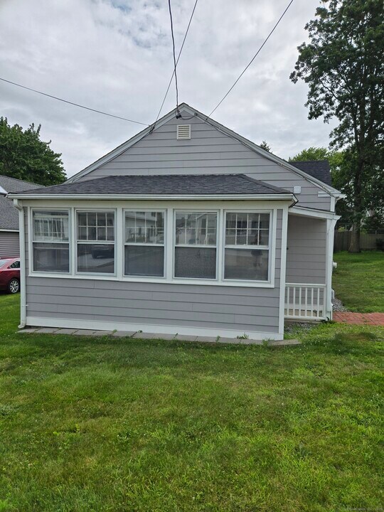 38 Mohican Rd in Old Saybrook, CT - Foto de edificio