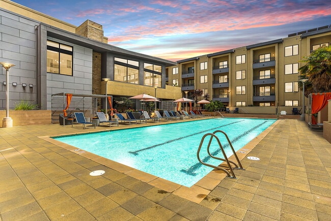 One Hundred Grand in Foster City, CA - Building Photo - Building Photo