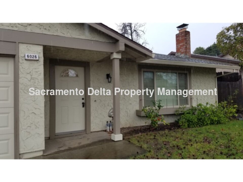 6026 Sierravale Way in Citrus Heights, CA - Foto de edificio