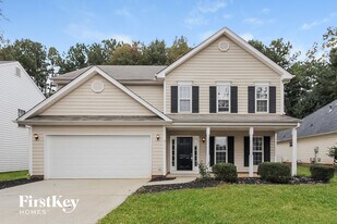 6111 Forest Pond Dr in Charlotte, NC - Building Photo