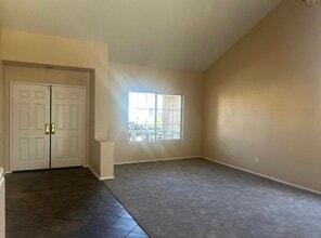 13333 Golden Horn Dr in Corona, CA - Foto de edificio - Building Photo