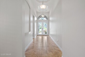 663 S Lake Dr in Ormond Beach, FL - Building Photo - Building Photo