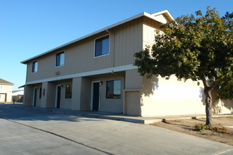 775 Elkington Ave in Salinas, CA - Foto de edificio - Building Photo