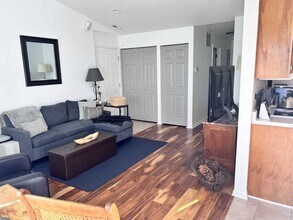 270 Crestview Dr in Wauconda, IL - Building Photo - Building Photo