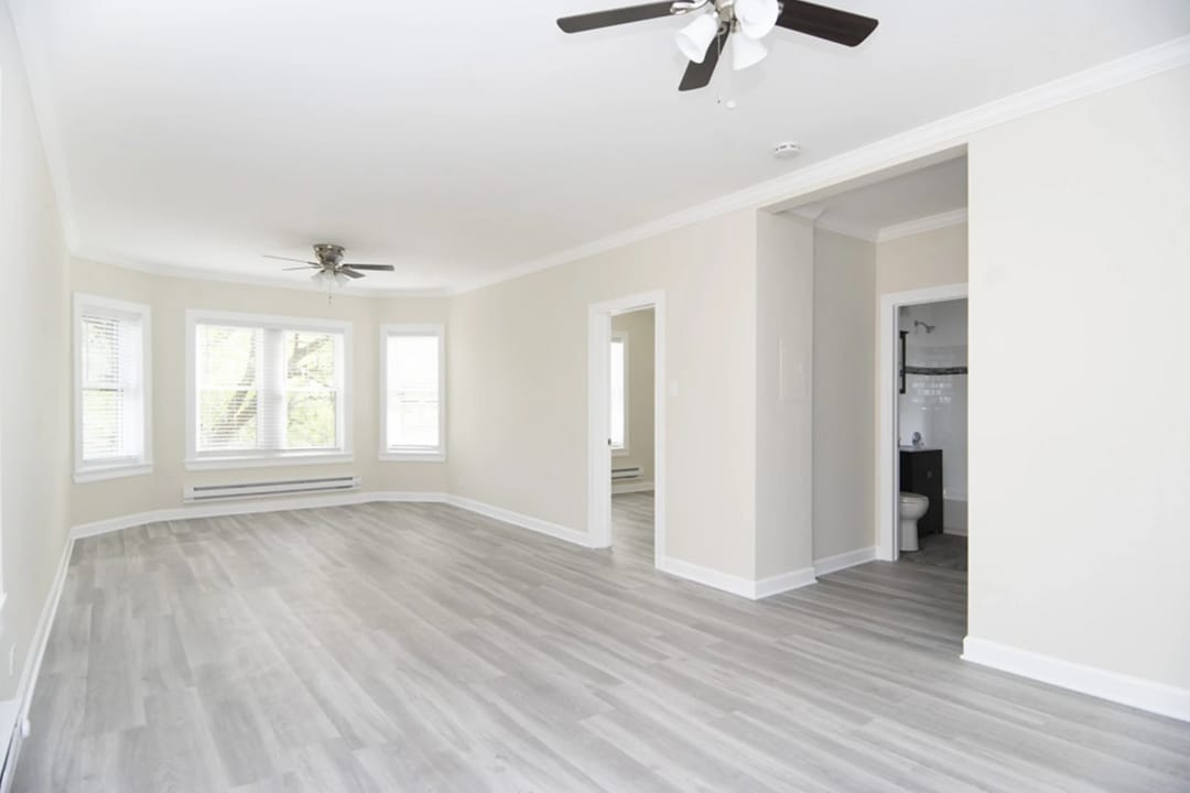 655 W Roscoe St, Unit 2 in Chicago, IL - Foto de edificio