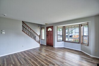6120 60th Ct SE in Lacey, WA - Building Photo - Building Photo