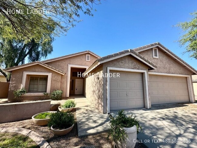 property at 1028 S Roca St