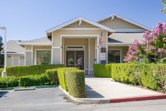 White Rock Village Apartments in El Dorado Hills, CA - Building Photo - Building Photo